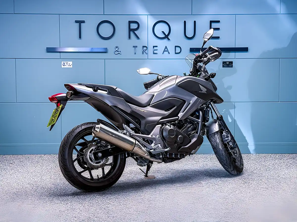 Used 2014 Honda NC750X Adventure Silver - Interior and Exterior details 3
