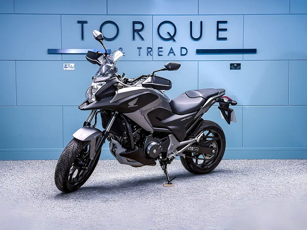 Used 2014 Honda NC750X Adventure Silver - Interior and Exterior details 9