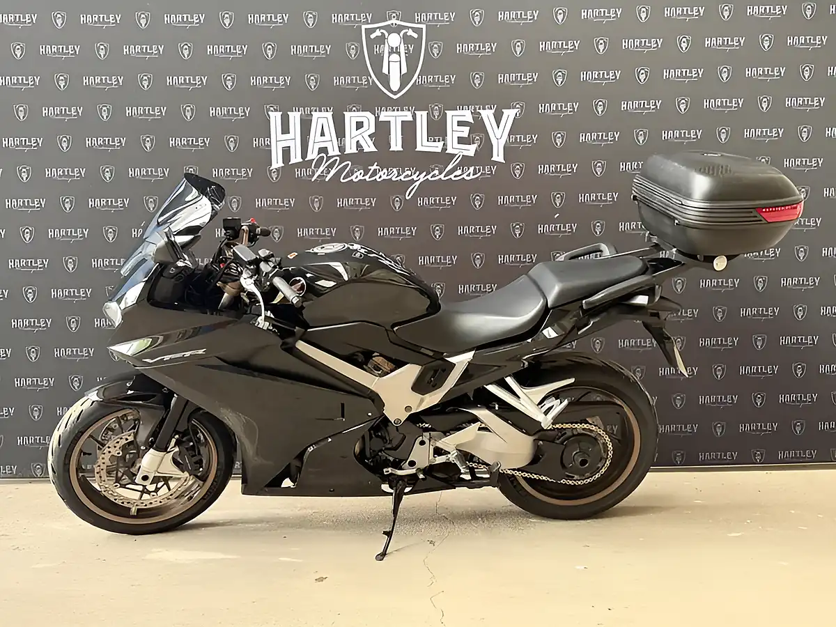 Used 2014 Honda VFR800 F Black - Interior and Exterior details 4