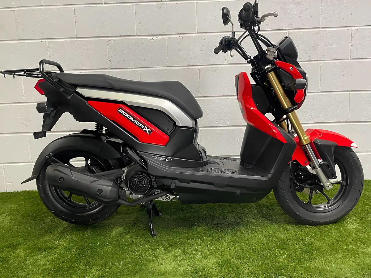 Used 2014 Honda Zoomer X Black Red - Front View
