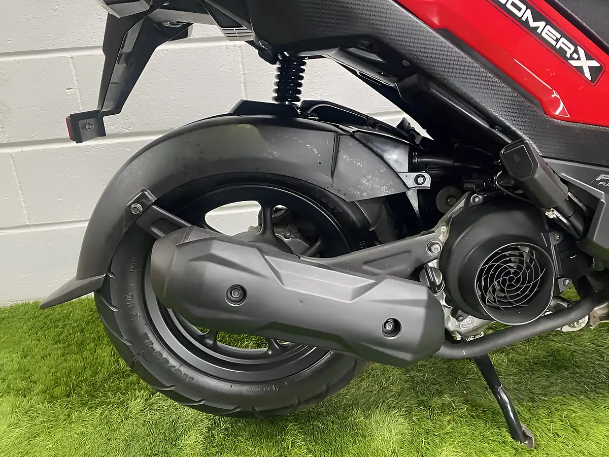 Used 2014 Honda Zoomer X Black Red - Interior and Exterior details 15