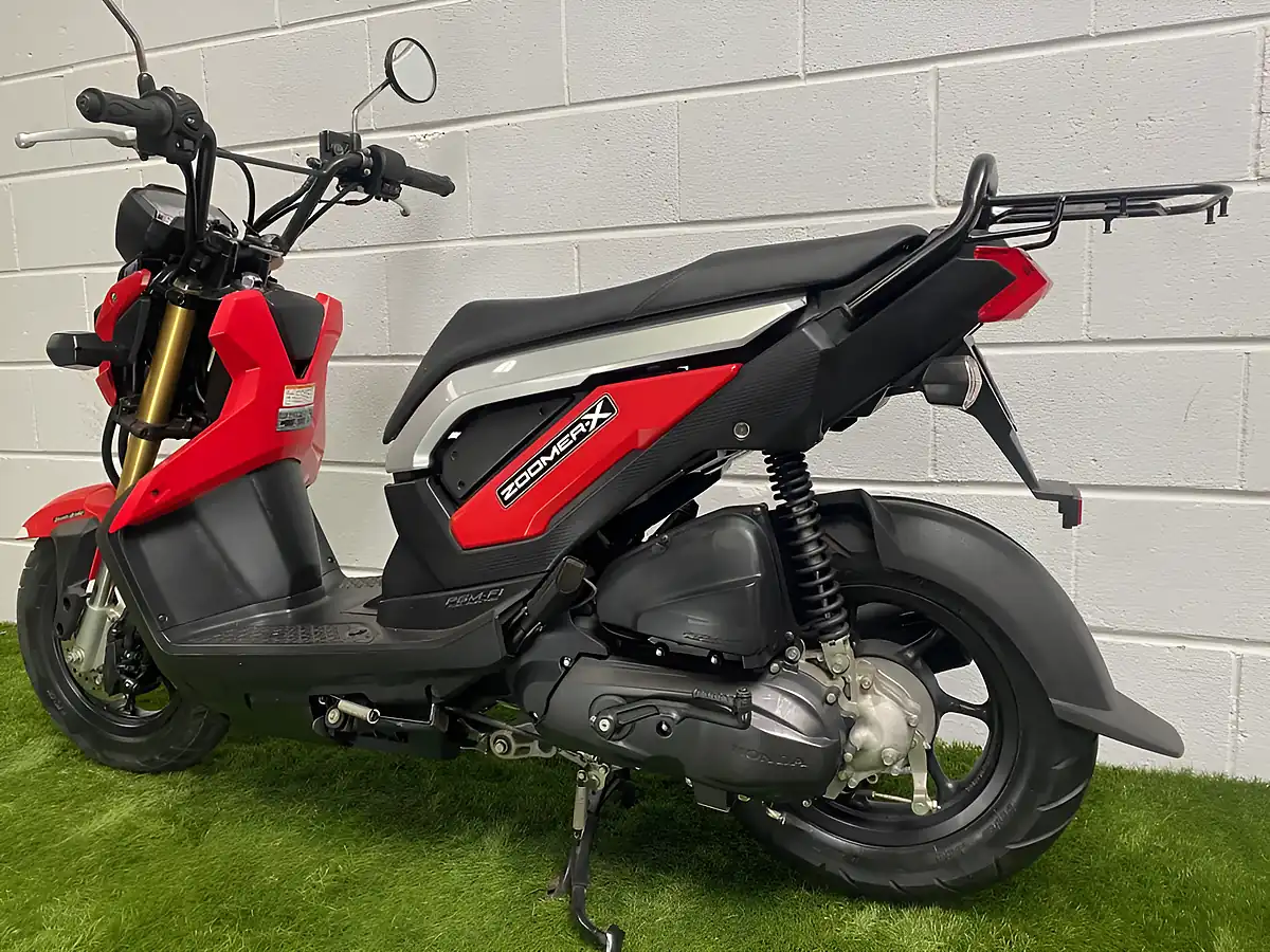 Used 2014 Honda Zoomer X Black Red - Interior and Exterior details 9