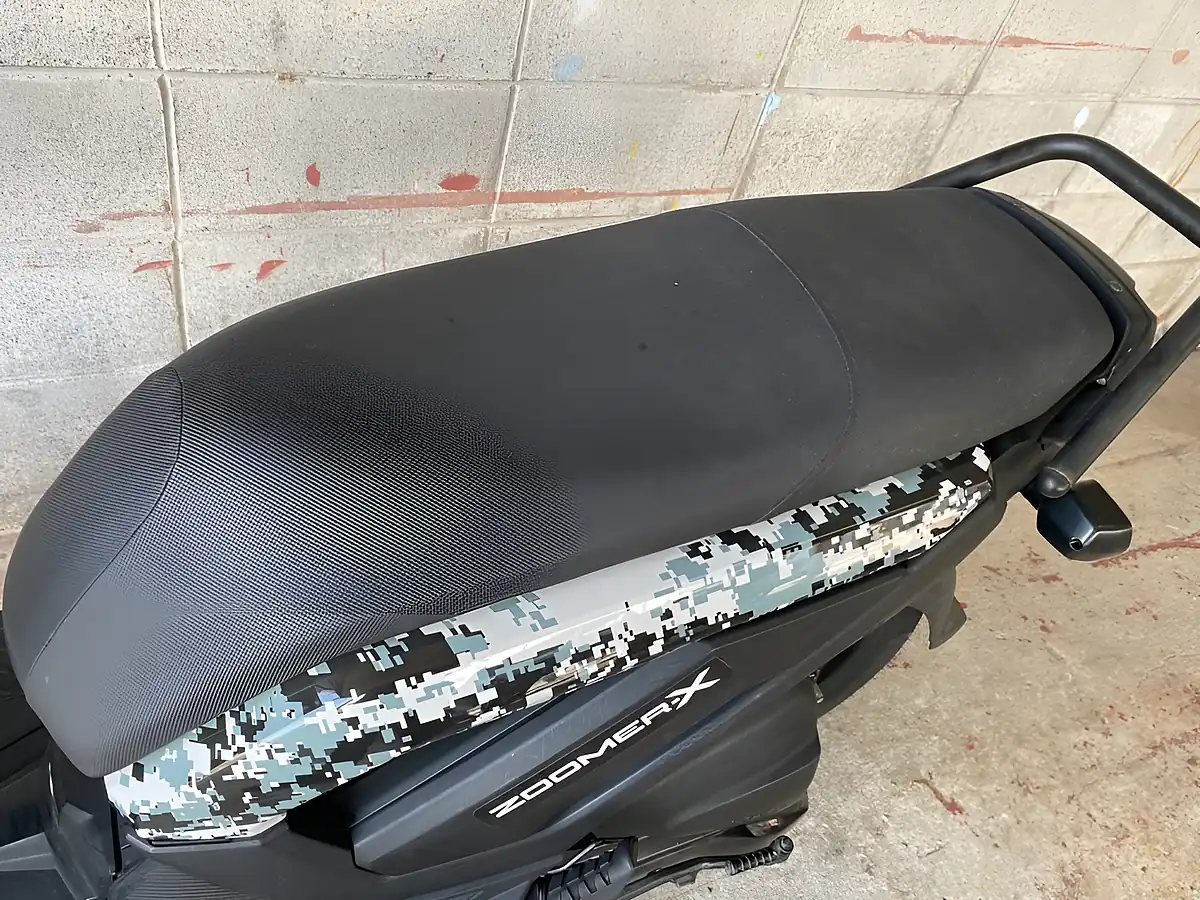 Used 2014 Honda Zoomer X Camo - Interior and Exterior details 15