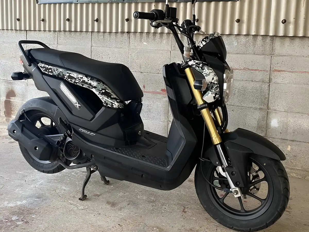 Used 2014 Honda Zoomer X Camo - Interior and Exterior details 3