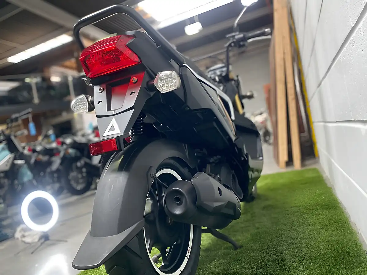 Used 2014 Honda Zoomer X X-1 Black - Interior and Exterior details 13