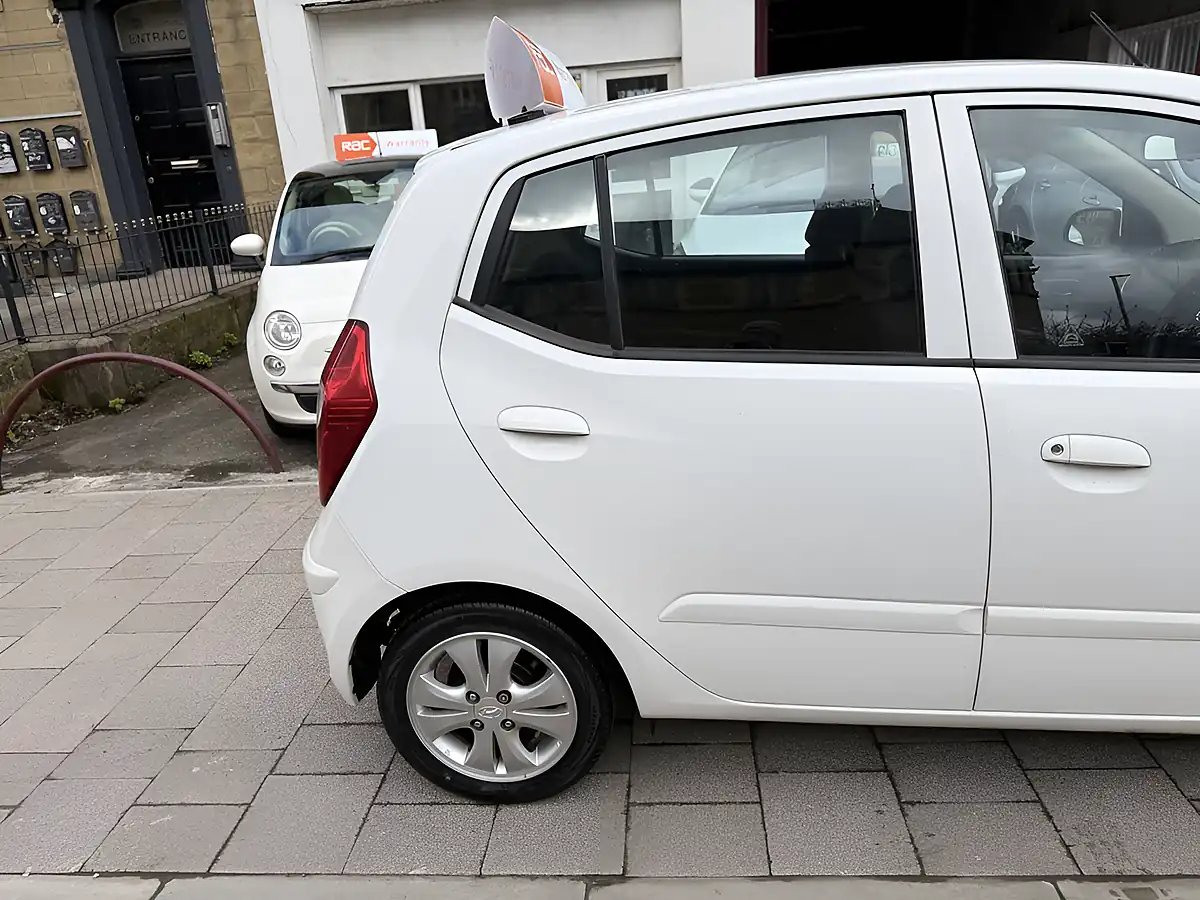 Used 2014 Hyundai I10 Active White - Interior and Exterior details 10