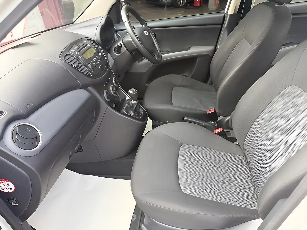 Used 2014 Hyundai I10 Active White - Interior and Exterior details 18