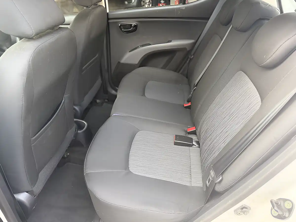 Used 2014 Hyundai I10 Active White - Interior and Exterior details 19