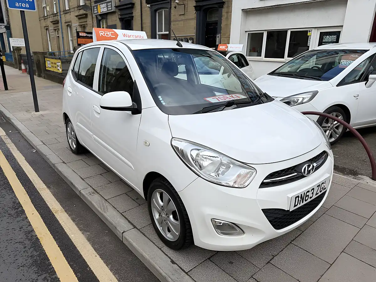 Used 2014 Hyundai I10 Active White - Interior and Exterior details 3