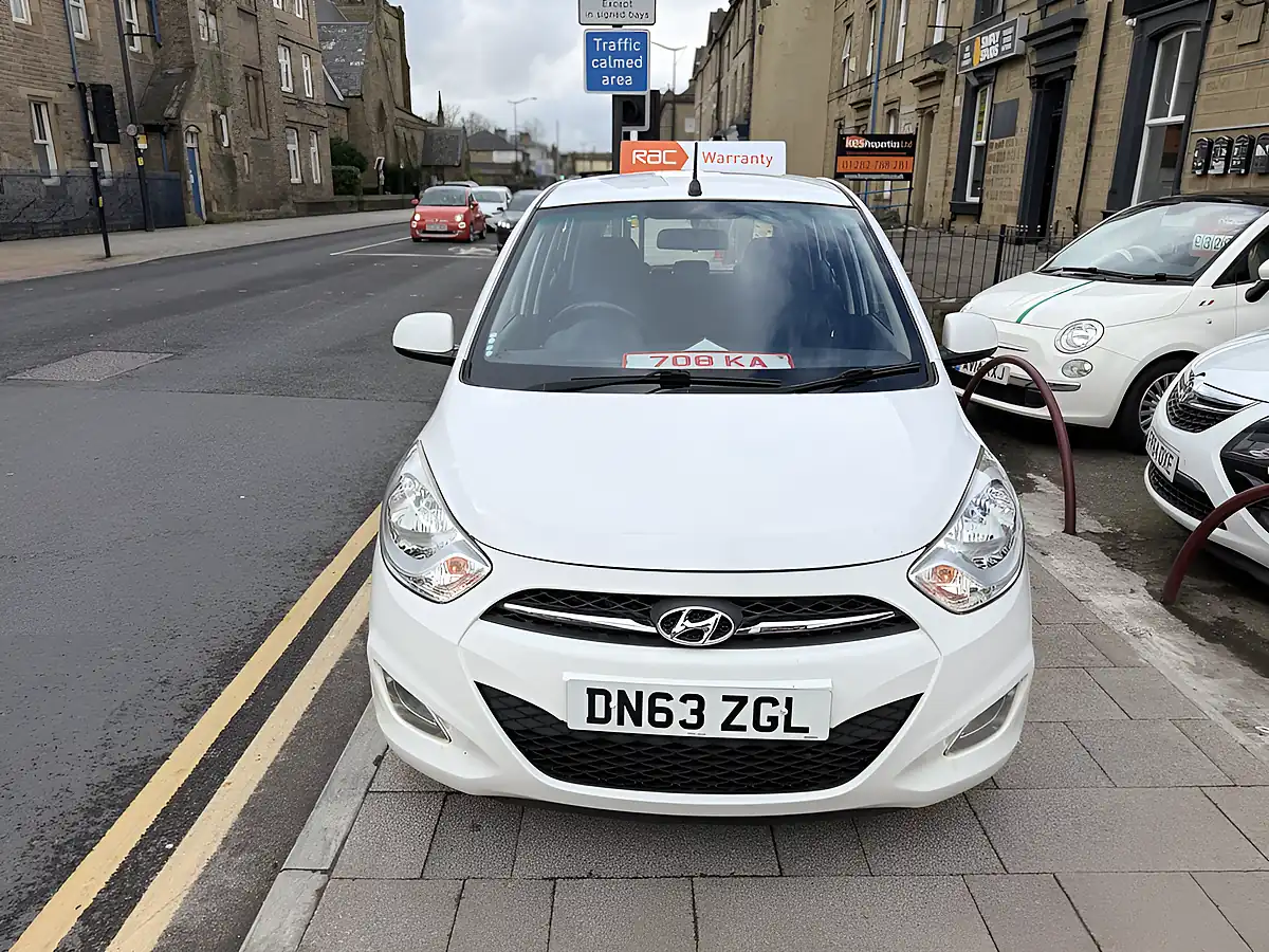 Used 2014 Hyundai I10 Active White - Interior and Exterior details 4