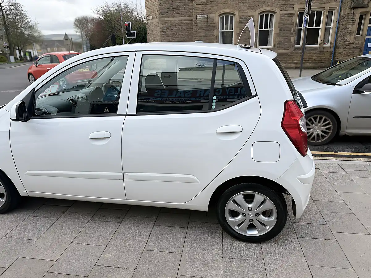Used 2014 Hyundai I10 Active White - Interior and Exterior details 6