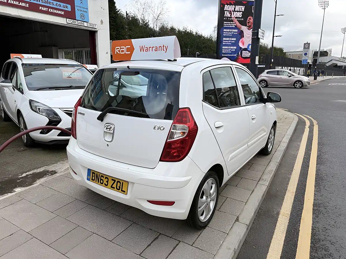 Used 2014 Hyundai I10 Active White - Interior and Exterior details 9