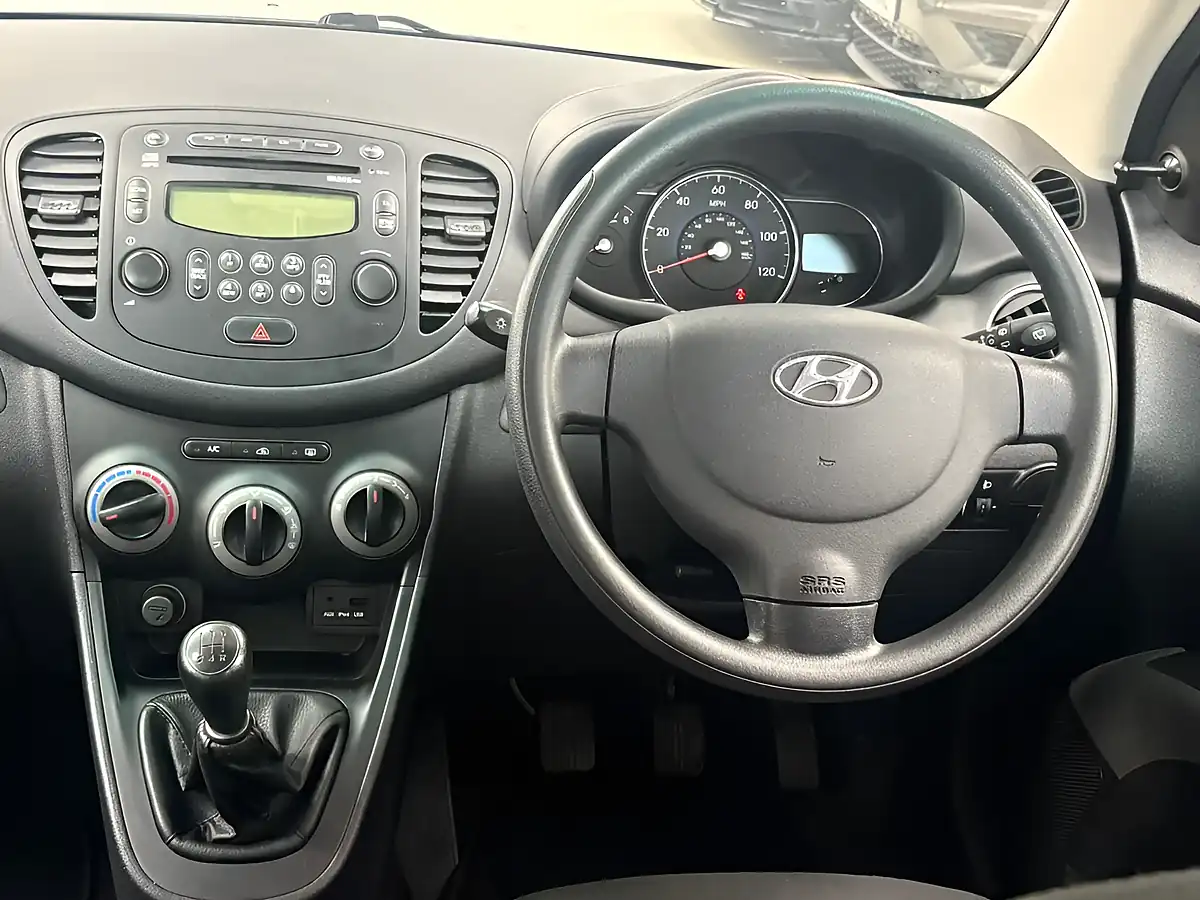 Used 2014 Hyundai i10 Classic Grey - Interior and Exterior details 19