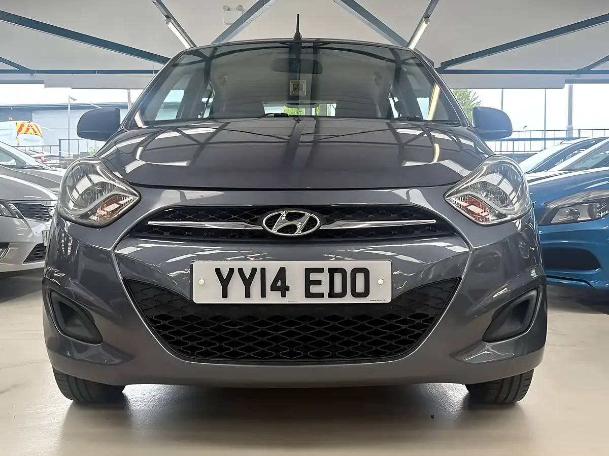 Used 2014 Hyundai i10 Classic Grey - Interior and Exterior details 7