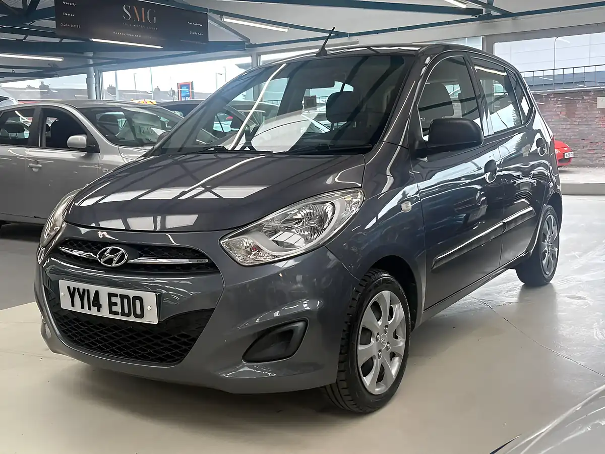 Used 2014 Hyundai i10 Classic Grey - Interior and Exterior details 9
