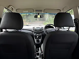 Used 2014 Hyundai I10 Classic White - Interior and Exterior details 10