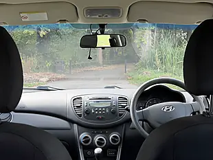 Used 2014 Hyundai I10 Classic White - Interior and Exterior details 11