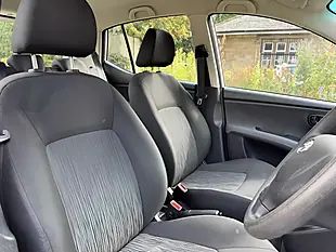 Used 2014 Hyundai I10 Classic White - Interior and Exterior details 12