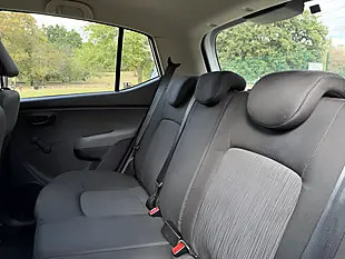 Used 2014 Hyundai I10 Classic White - Interior and Exterior details 13