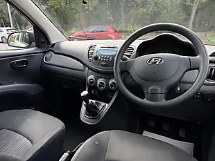 Used 2014 Hyundai I10 Classic White - Interior and Exterior details 14
