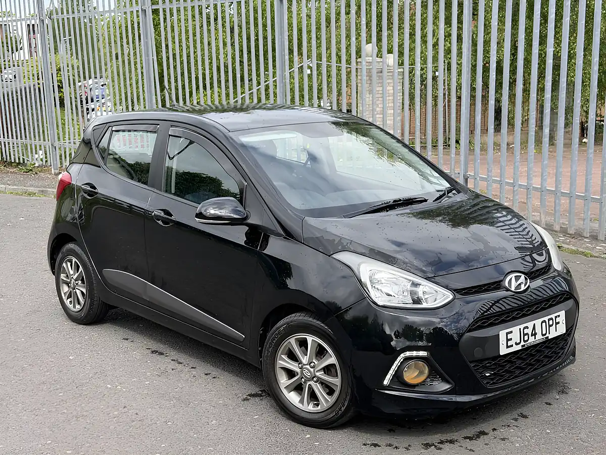 Used 2014 Hyundai i10 Premium Black - Front View