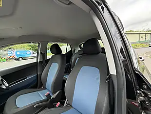 Used 2014 Hyundai i10 Premium Black - Interior and Exterior details 6