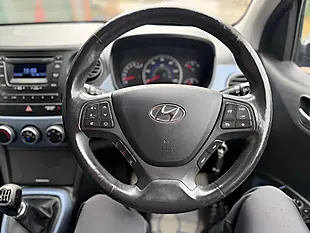 Used 2014 Hyundai I10 Premium Blue - Interior and Exterior details 12