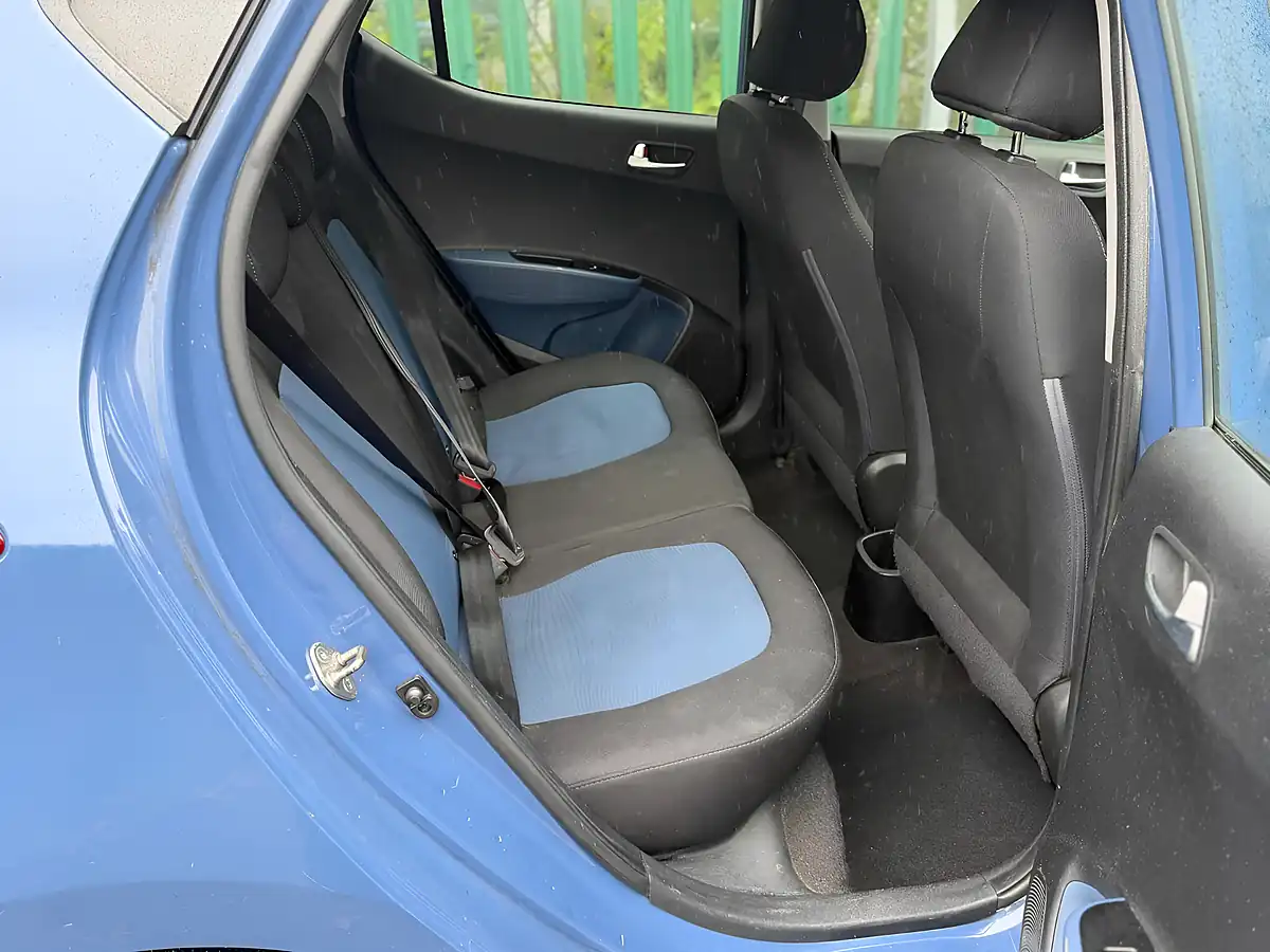 Used 2014 Hyundai I10 Premium Blue - Interior and Exterior details 18