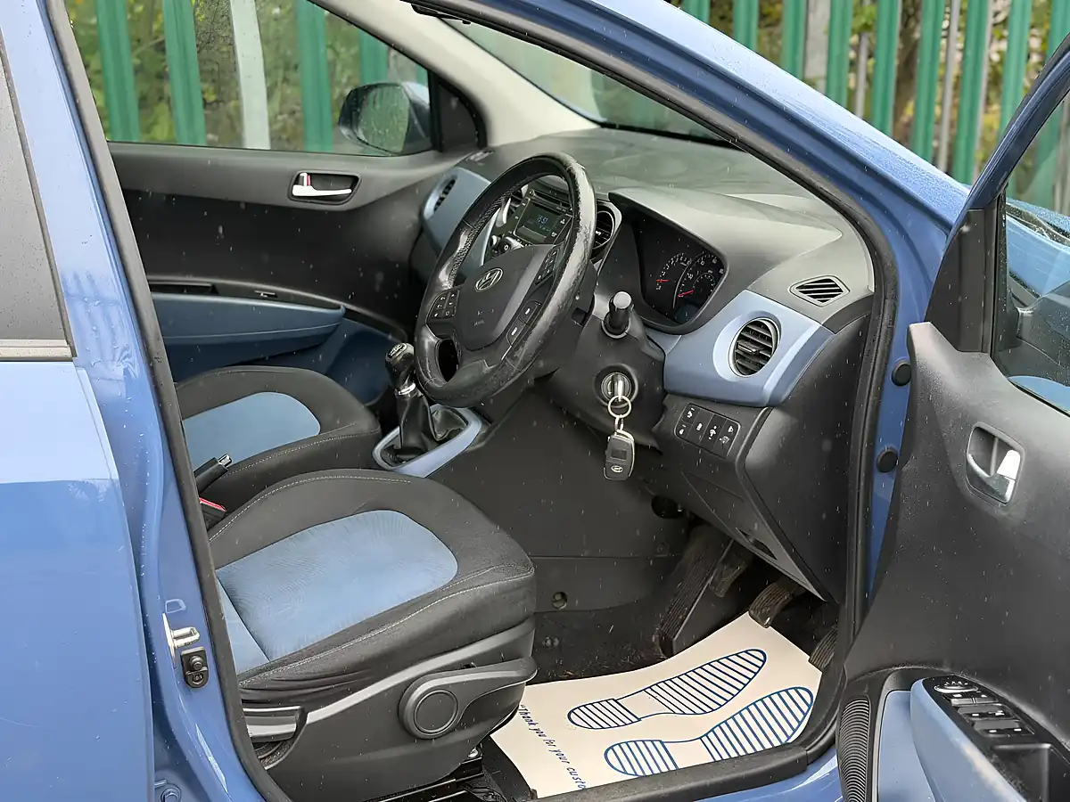 Used 2014 Hyundai I10 Premium Blue - Interior and Exterior details 3