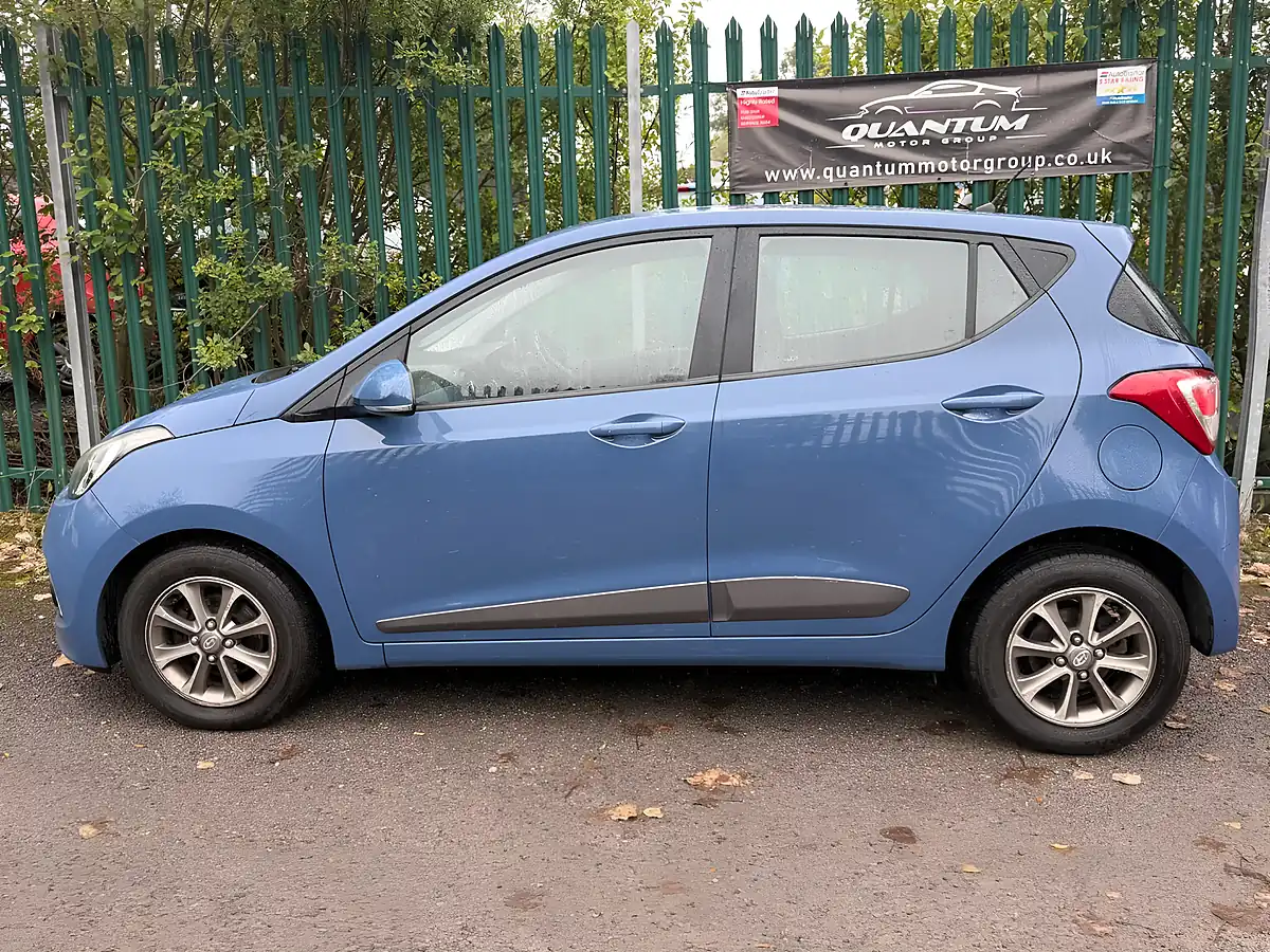 Used 2014 Hyundai I10 Premium Blue - Interior and Exterior details 9