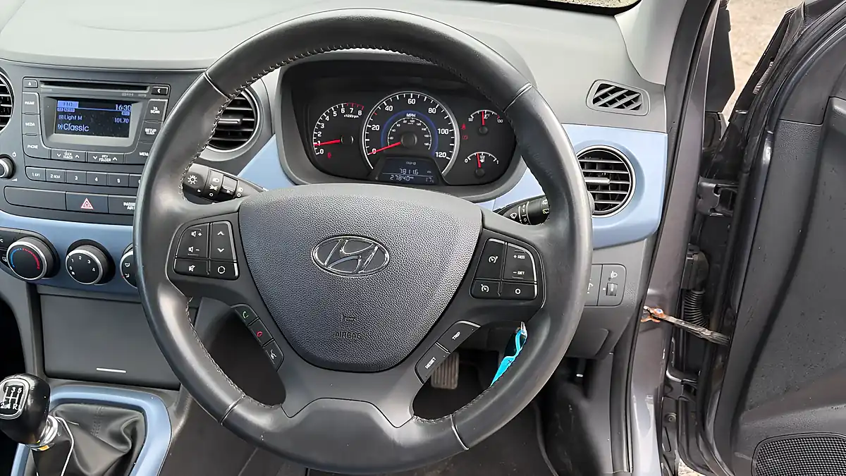Used 2014 Hyundai i10 Premium Grey - Interior and Exterior details 11