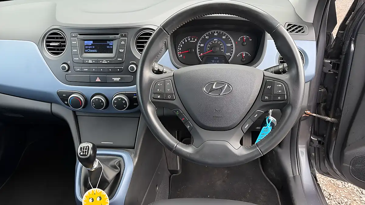 Used 2014 Hyundai i10 Premium Grey - Interior and Exterior details 8