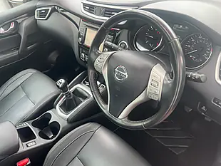 Used 2014 Hyundai i10 Premium Orange - Interior and Exterior details 11