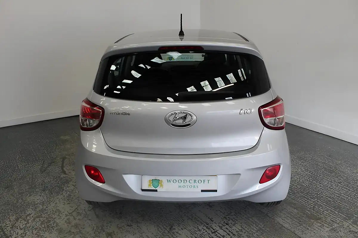 Used 2014 Hyundai I10 Premium Silver - Interior and Exterior details 10