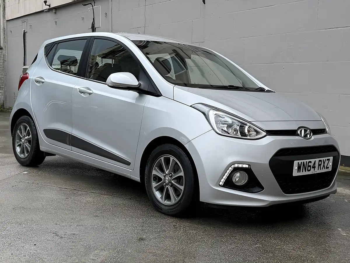 Used 2014 Hyundai I10 Premium Silver - Front View