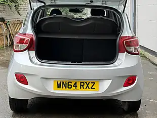 Used 2014 Hyundai I10 Premium Silver - Interior and Exterior details 10