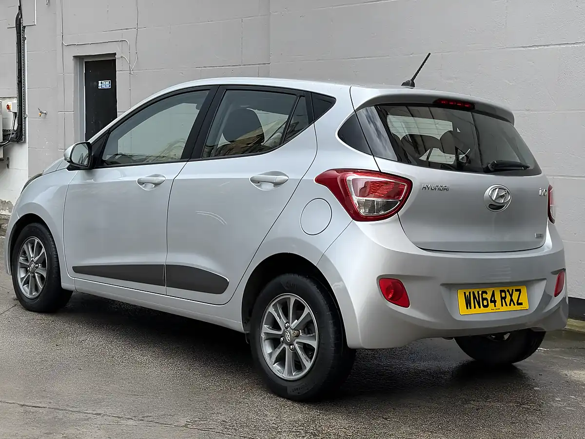 Used 2014 Hyundai I10 Premium Silver - Interior and Exterior details 3