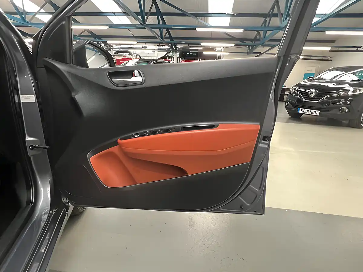 Used 2014 Hyundai i10 Premium Stardust Grey - Interior and Exterior details 10