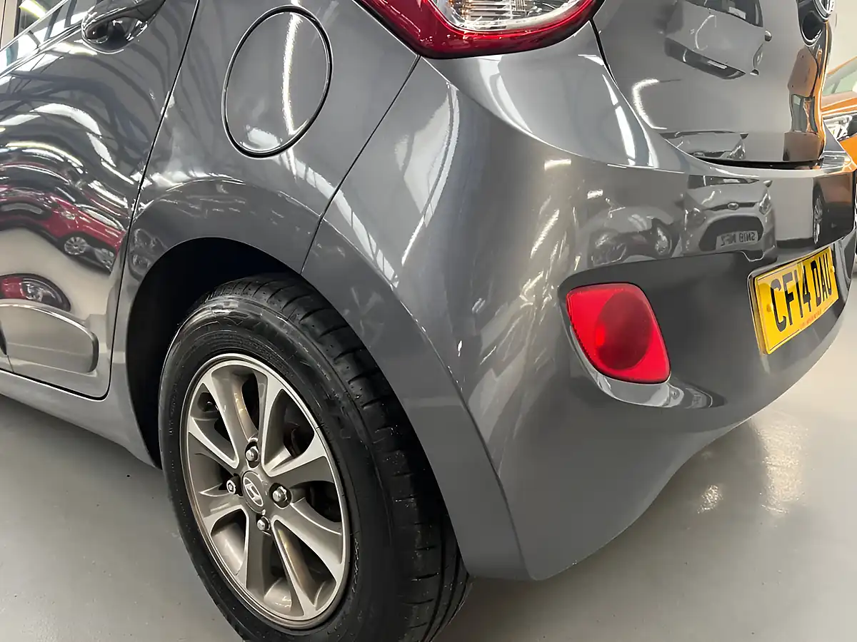 Used 2014 Hyundai i10 Premium Stardust Grey - Interior and Exterior details 16
