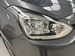 Used 2014 Hyundai i10 Premium Stardust Grey - Interior and Exterior details 17
