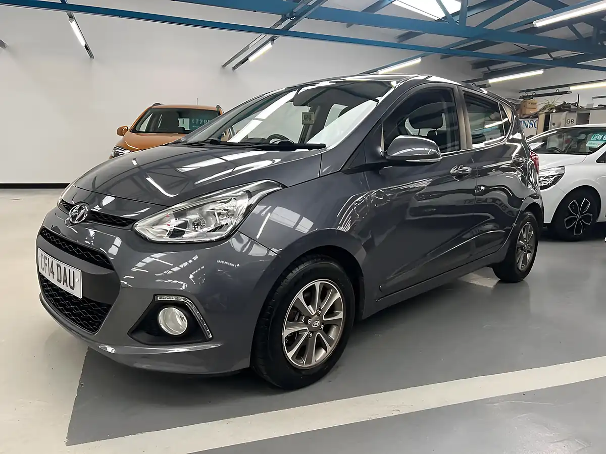 Used 2014 Hyundai i10 Premium Stardust Grey - Interior and Exterior details 3