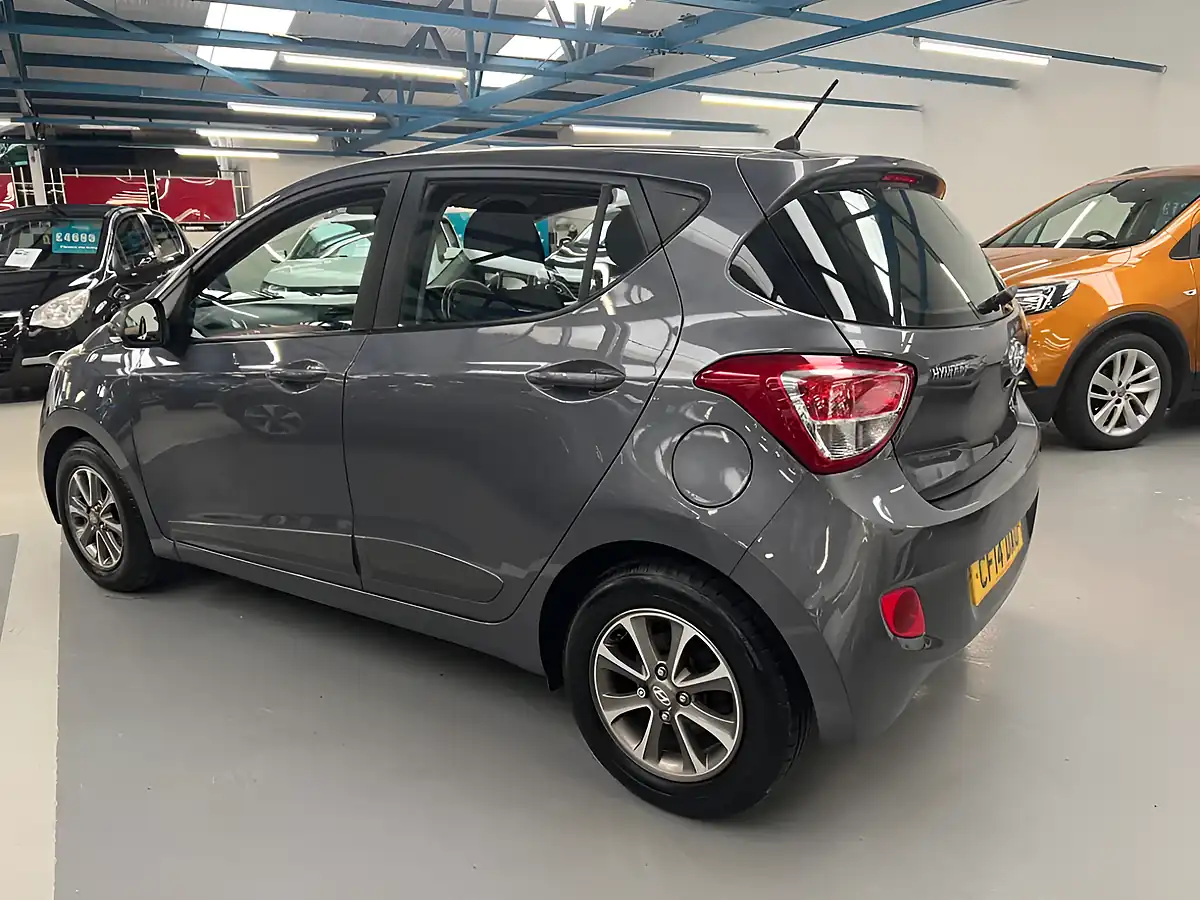 Used 2014 Hyundai i10 Premium Stardust Grey - Interior and Exterior details 4
