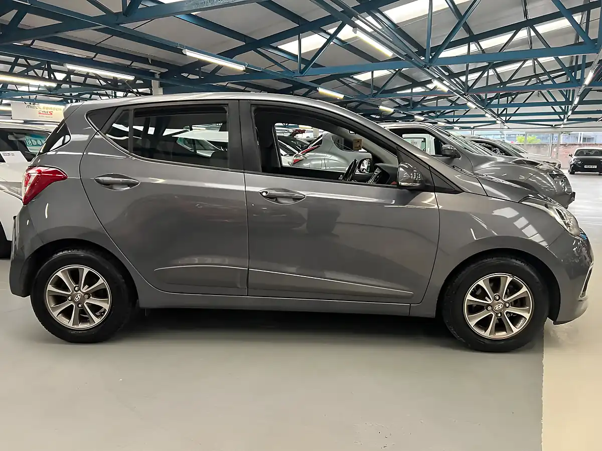 Used 2014 Hyundai i10 Premium Stardust Grey - Interior and Exterior details 7