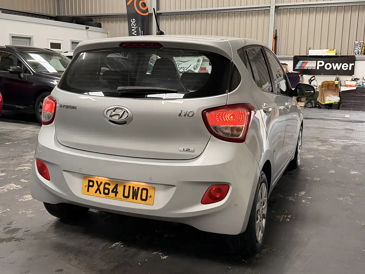 Used 2014 Hyundai I10 Se 5DR Metallic Silver - Interior and Exterior details 13
