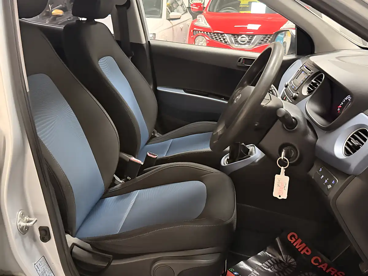 Used 2014 Hyundai I10 Se 5DR Metallic Silver - Interior and Exterior details 17