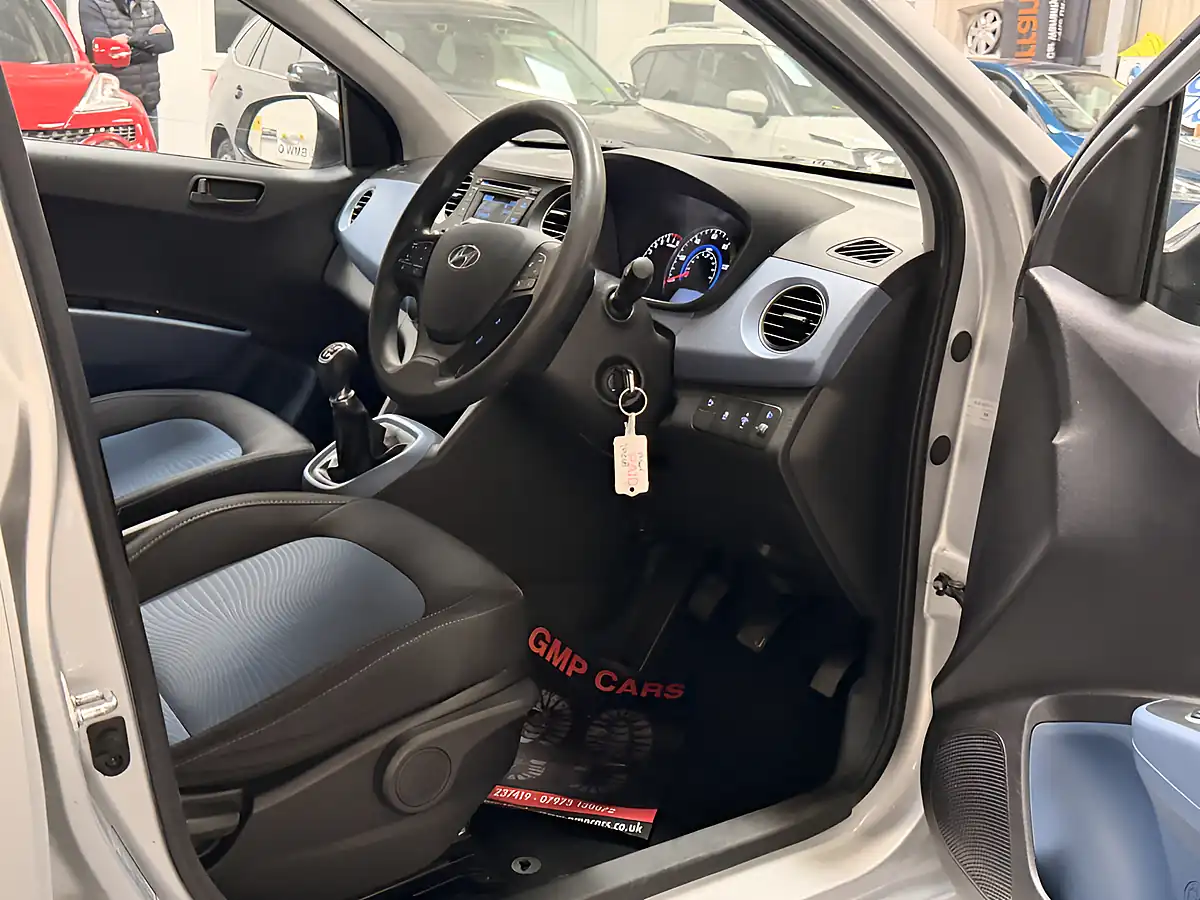 Used 2014 Hyundai I10 Se 5DR Metallic Silver - Interior and Exterior details 20