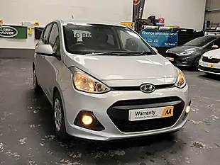 Used 2014 Hyundai I10 Se 5DR Metallic Silver - Interior and Exterior details 3