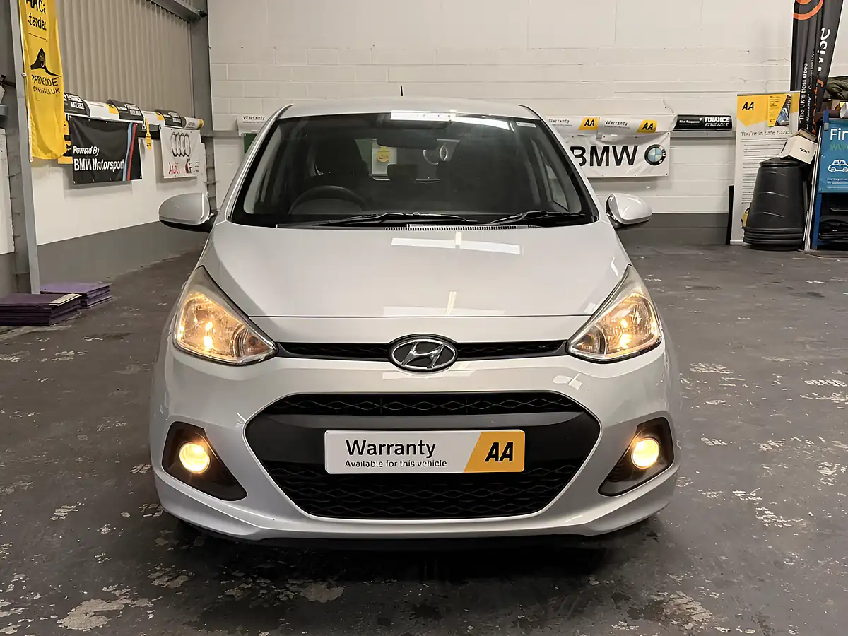 Used 2014 Hyundai I10 Se 5DR Metallic Silver - Interior and Exterior details 5