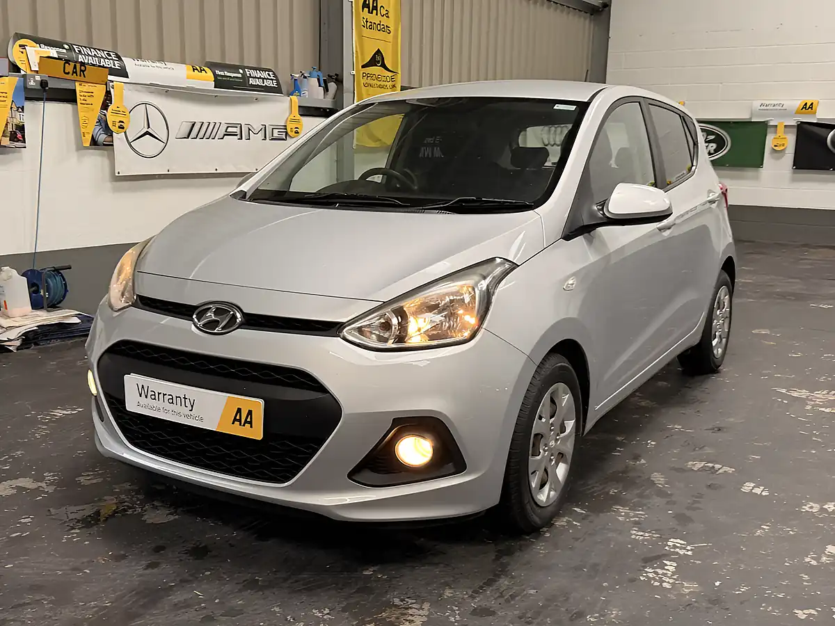 Used 2014 Hyundai I10 Se 5DR Metallic Silver - Interior and Exterior details 7
