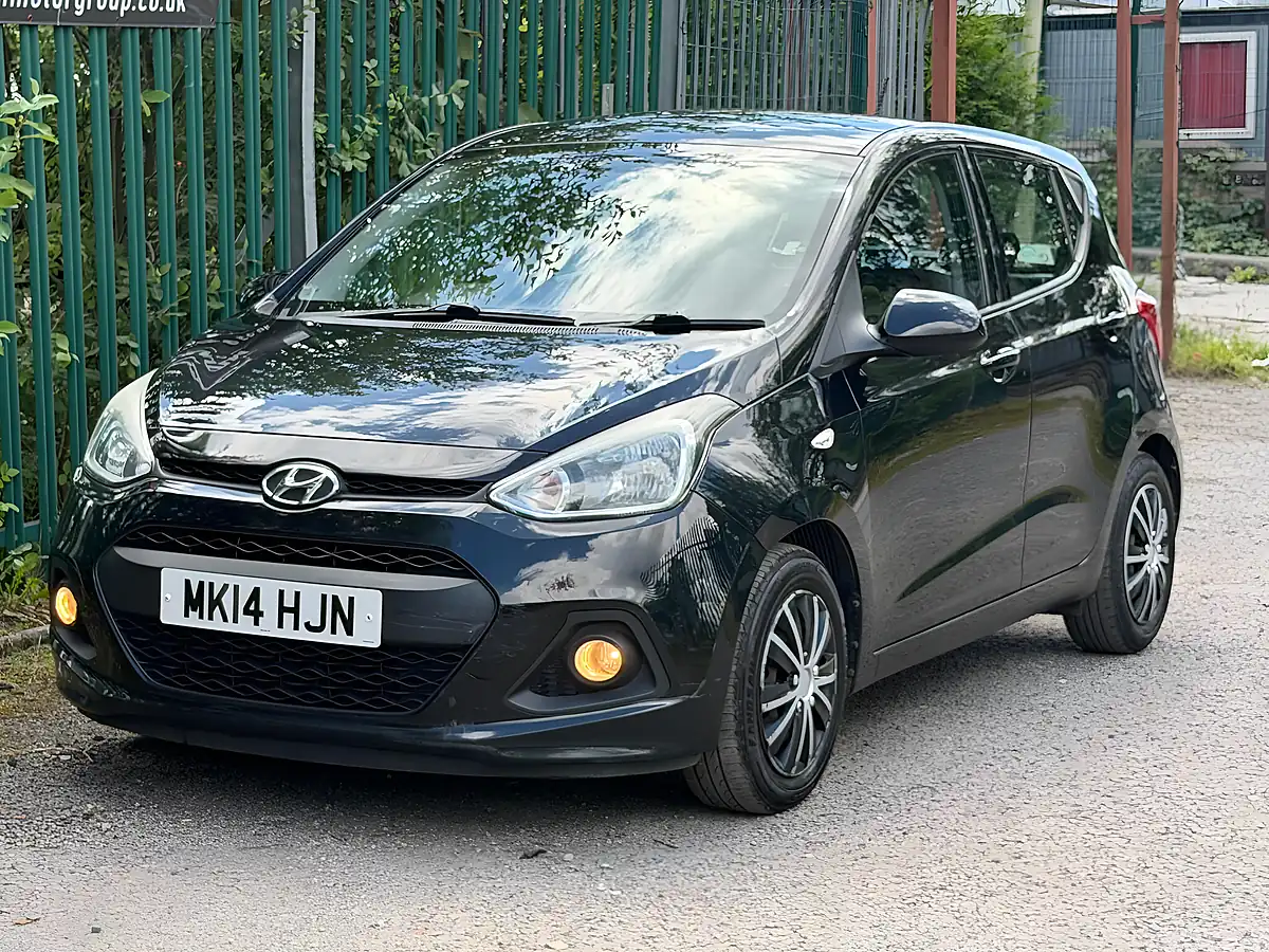 Used 2014 Hyundai i10 Se Black - Interior and Exterior details 12